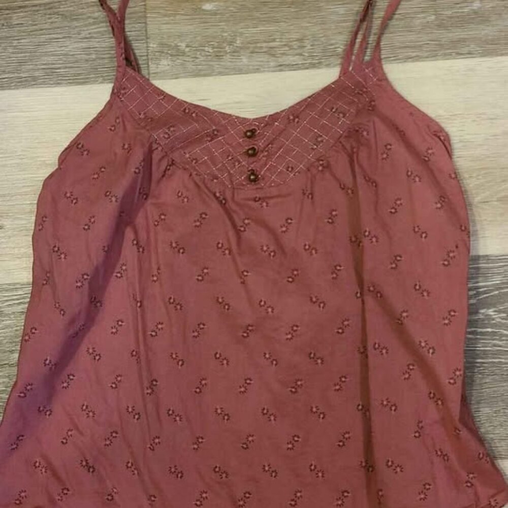 M tank top